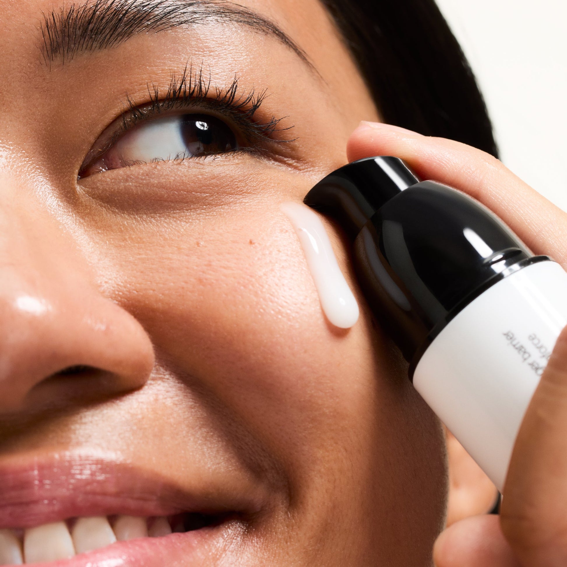 ectoin-hydro-barrier-serum-duo-t9 Ectoin-Globals_Texture-bottle.jpg
