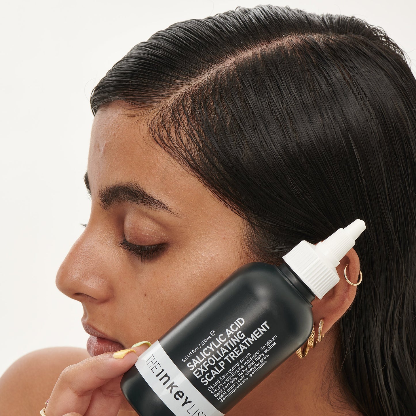 clean-and-healthy-scalp-duo-w1 SallyHAIR_ModelLifestyle_2e55b949-fa6c-43b1-8dc6-497be78c74bb.jpg